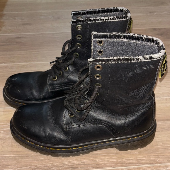 Dr. Martens Boots - 1460 PASCAL VIRGINIA LEATHER BOOTS - Picture 2 of 8